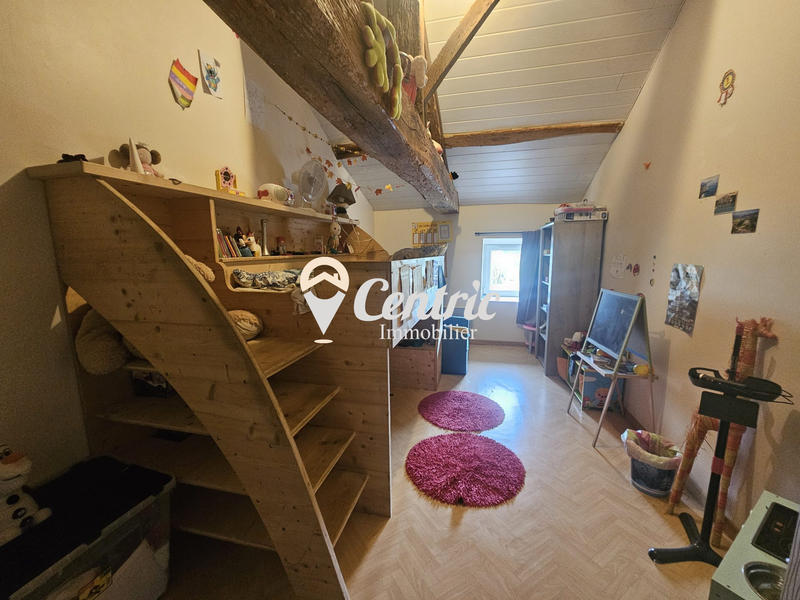 Maison - 233 m² - 6 pièces