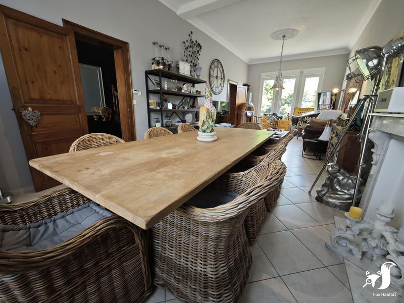 Maison - 253 m² - 8 pièces