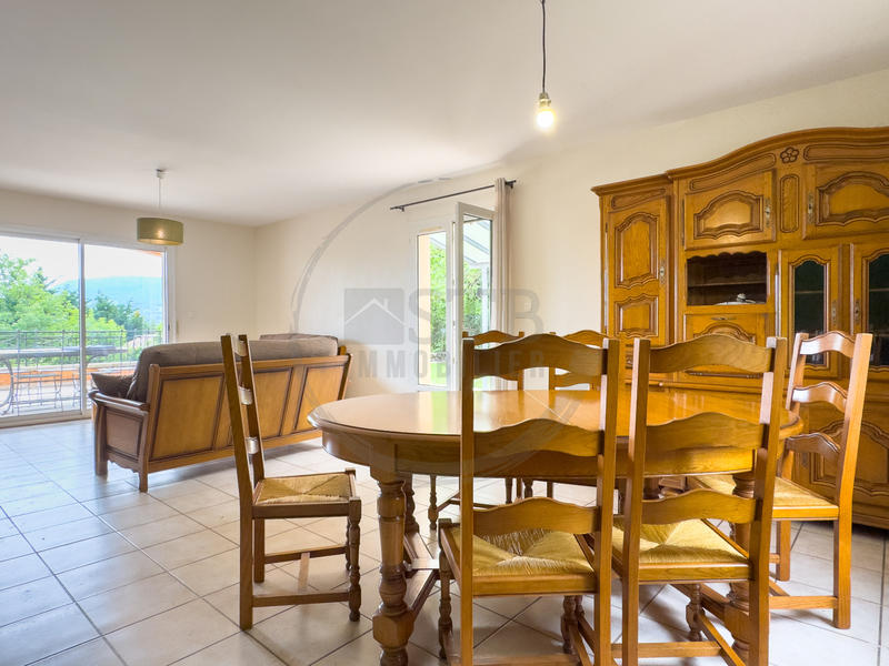 Villa - 145 m² - 6 pièces