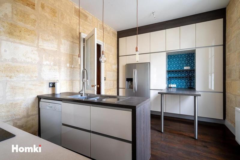 Maison - 270 m² - 8 pièces