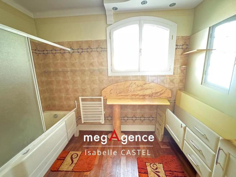 Maison - 210 m² - 7 pièces