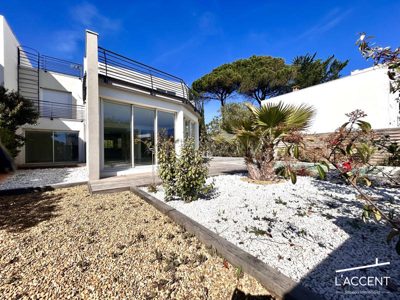 Maison - 191 m² - 6 pièces