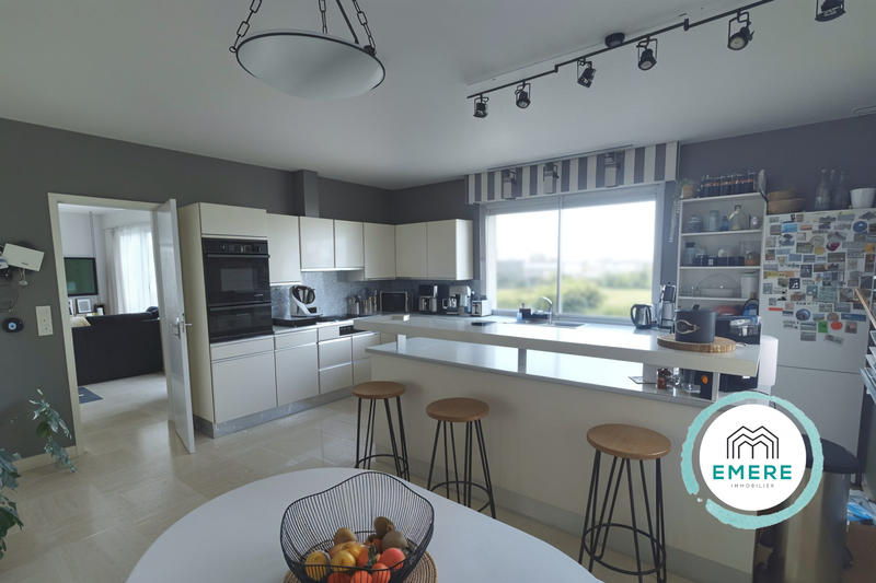 Maison - 178 m² - 7 pièces