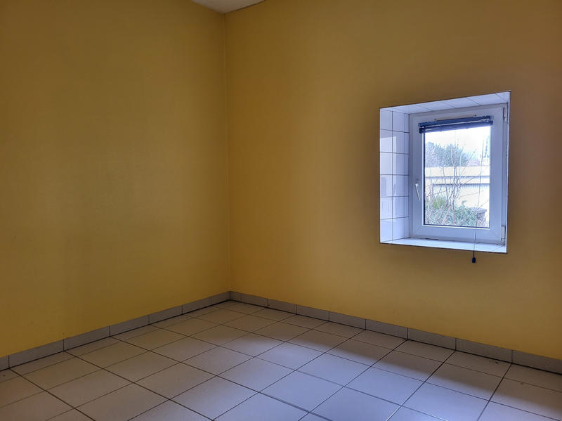 Local commercial - 142 m² - 6 pièces