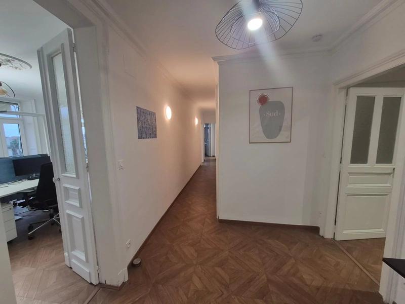 Bureau - 140 m² - 6 pièces