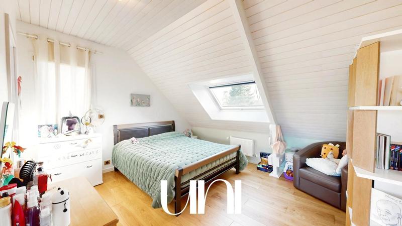 Maison - 220 m² - 6 pièces