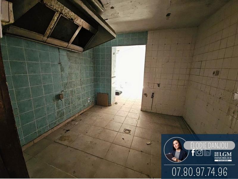 Maison - 210 m² - 10 pièces