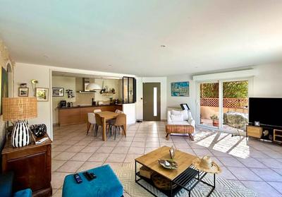 Maison - 104 m² - 4 pièces