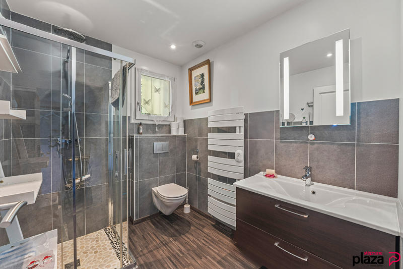 Maison - 350 m² - 8 pièces