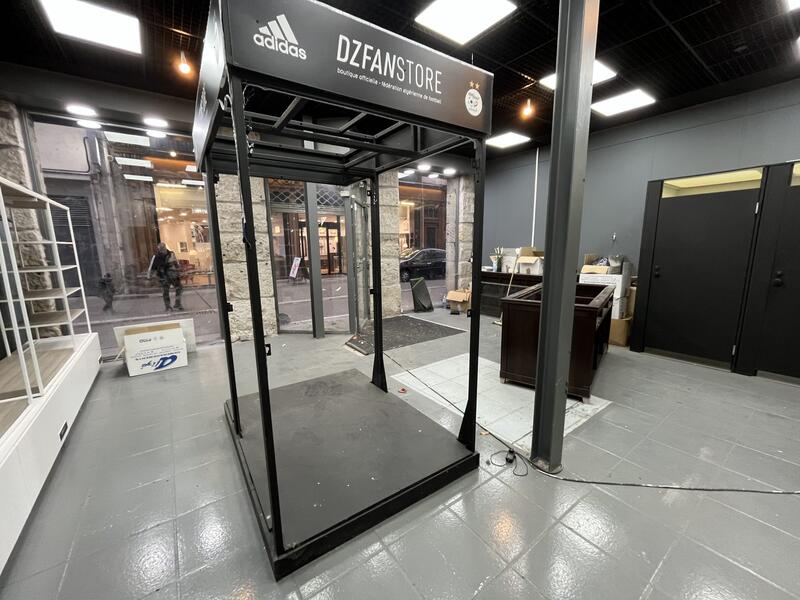 Local commercial - 128 m² - 4 pièces