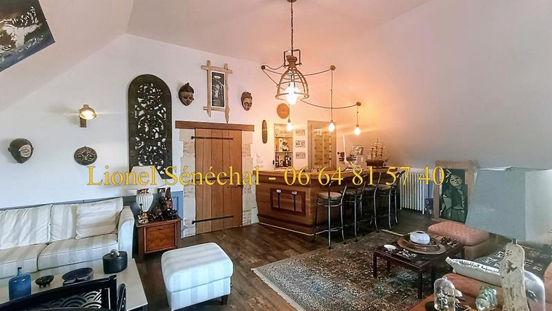 Demeure - 240 m² - 12 pièces