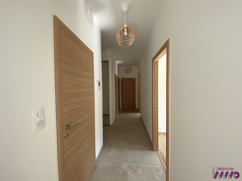 Appartement - 90 m² - 4 pièces