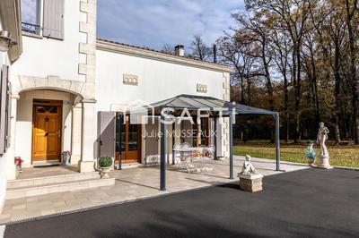 Villa - 232 m² - 8 pièces