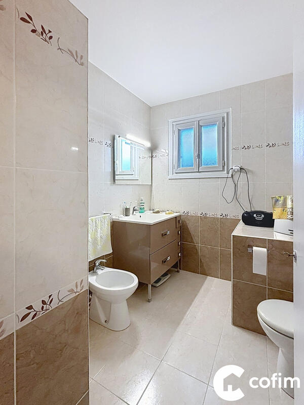 Maison contemporaine - 93 m² - 5 pièces