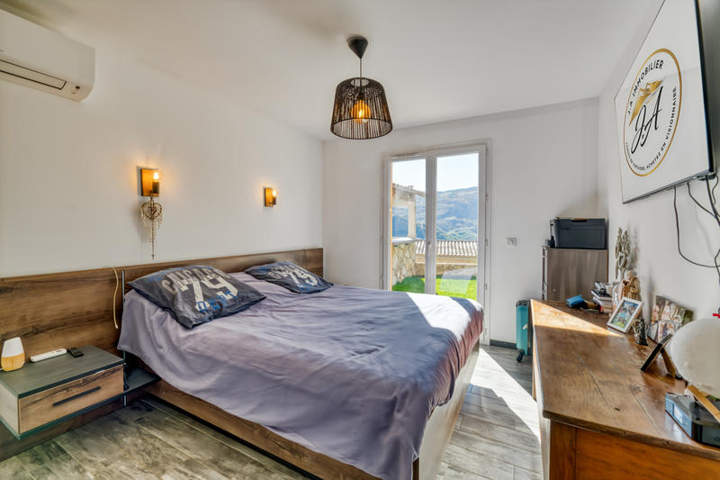 Maison - 106 m² - 4 pièces