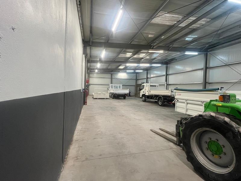 Entrepôt - 390 m²