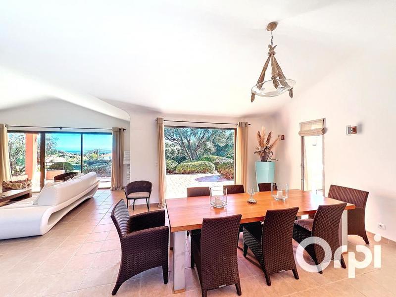 Villa - 260 m² - 6 pièces