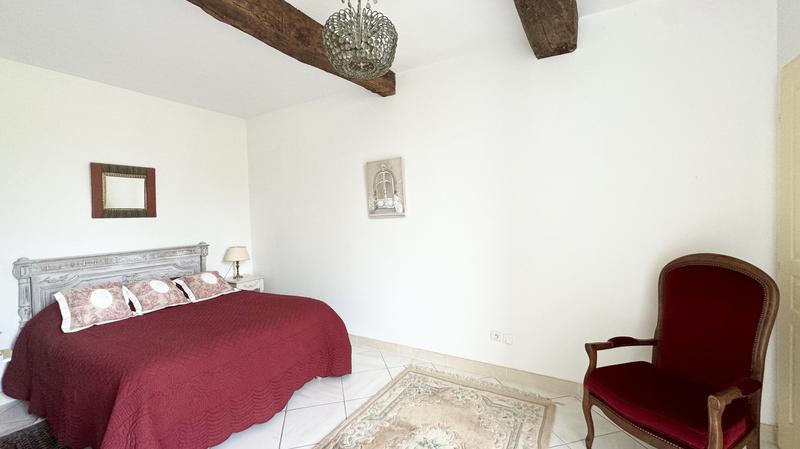 Propriété - 300 m² - 8 pièces