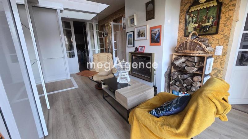 Maison - 210 m² - 8 pièces