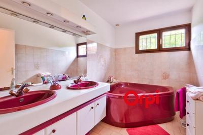 Villa - 237 m² - 5 pièces