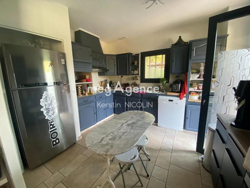 Maison traditionnelle - 198 m² - 10 pièces