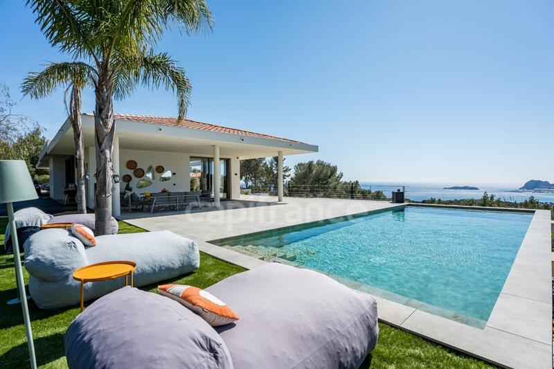 Propriété - 335 m² - 8 pièces