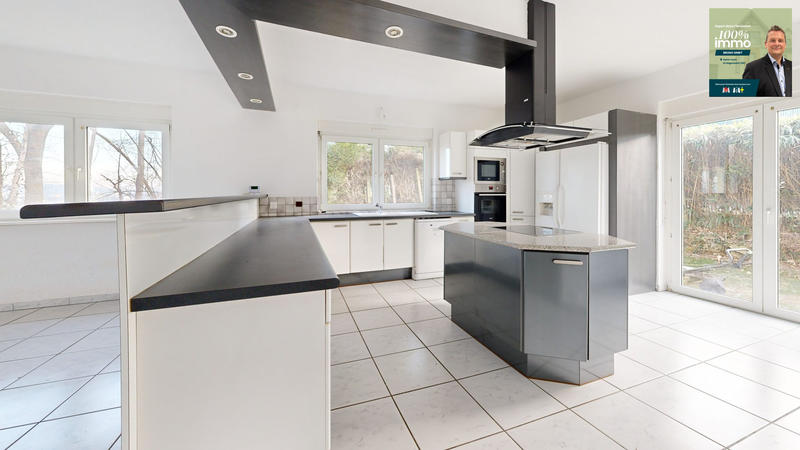 Maison - 390 m² - 12 pièces