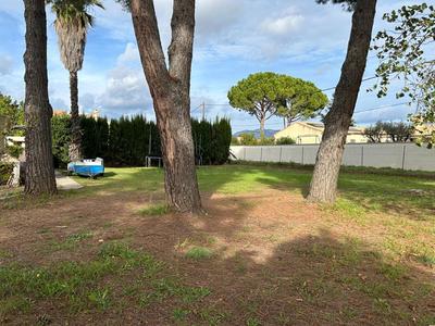Terrain constructible - 700 m²