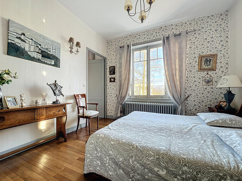 Maison - 196 m² - 8 pièces