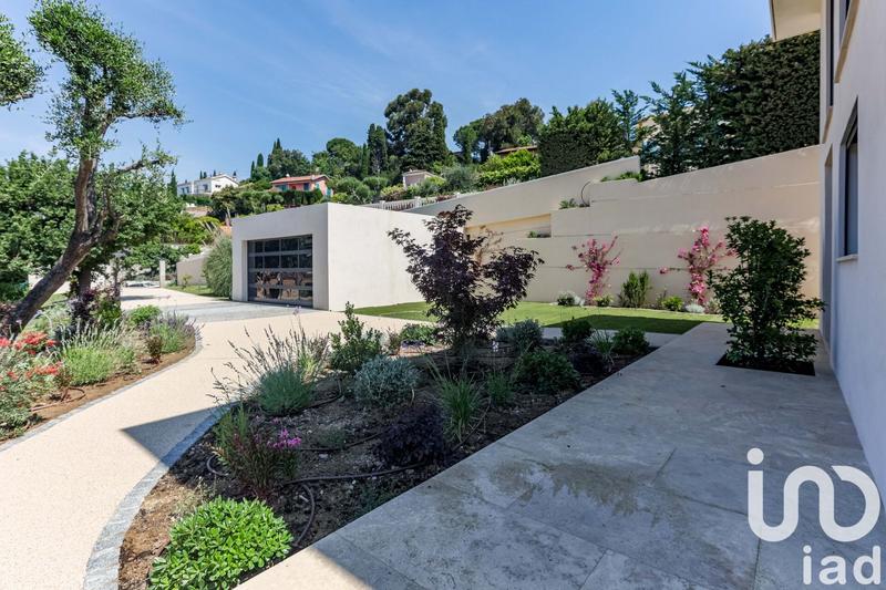 Maison - 259 m² - 5 pièces