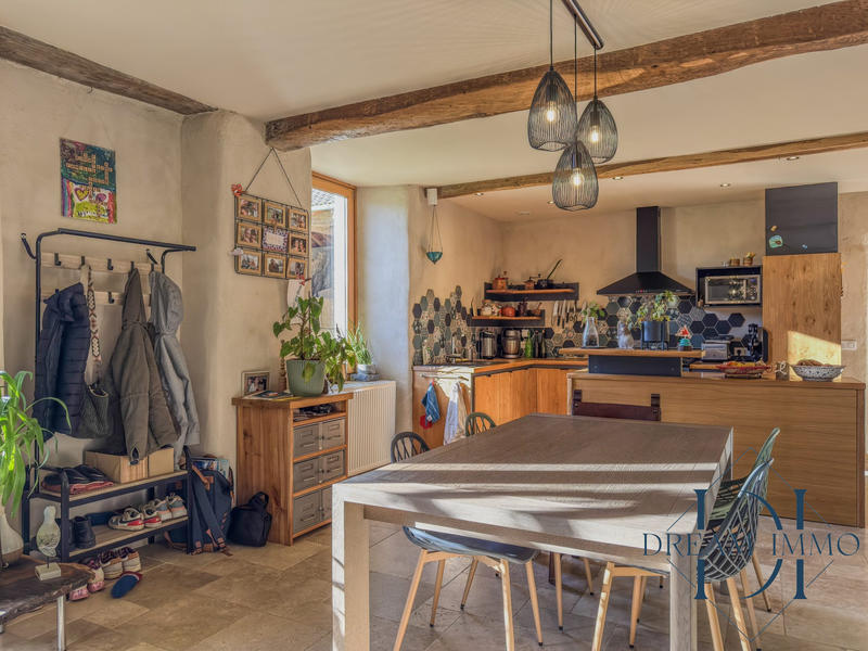 Maison - 217 m² - 6 pièces