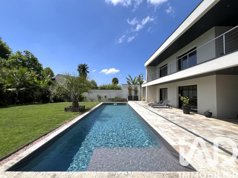 Maison - 189 m² - 7 pièces