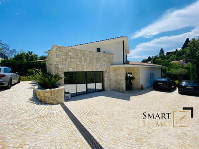 Villa - 230 m² - 6 pièces