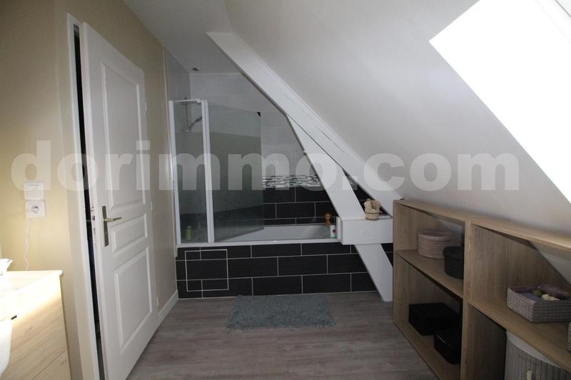 Pavillon - 100 m² - 5 pièces