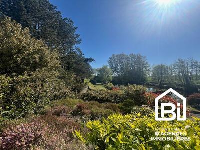 Maison traditionnelle - 180 m² - 7 pièces