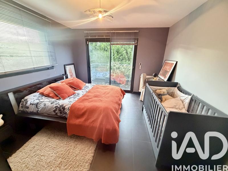 Maison - 232 m² - 7 pièces