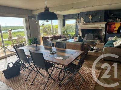 Maison de maîtres - 255 m² - 11 pièces