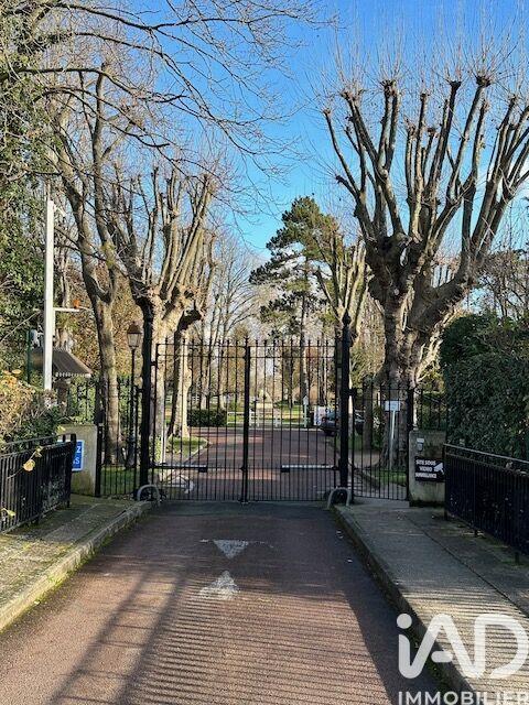 Maison - 250 m² - 9 pièces