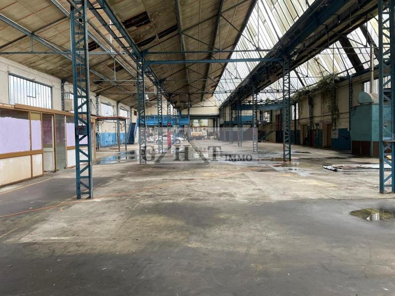 Entrepôt - 1 650 m²