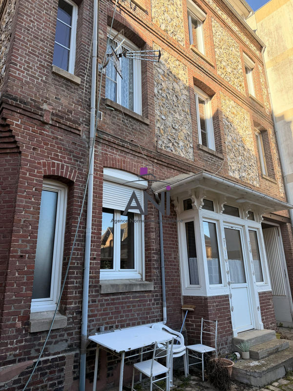 Appartement - 100 m² - 5 pièces