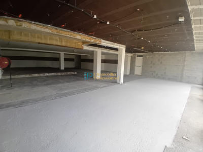 Local commercial - 260 m² - 1 pièce