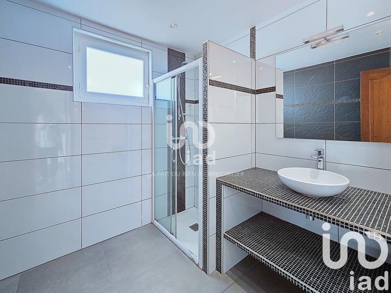 Maison - 180 m² - 7 pièces