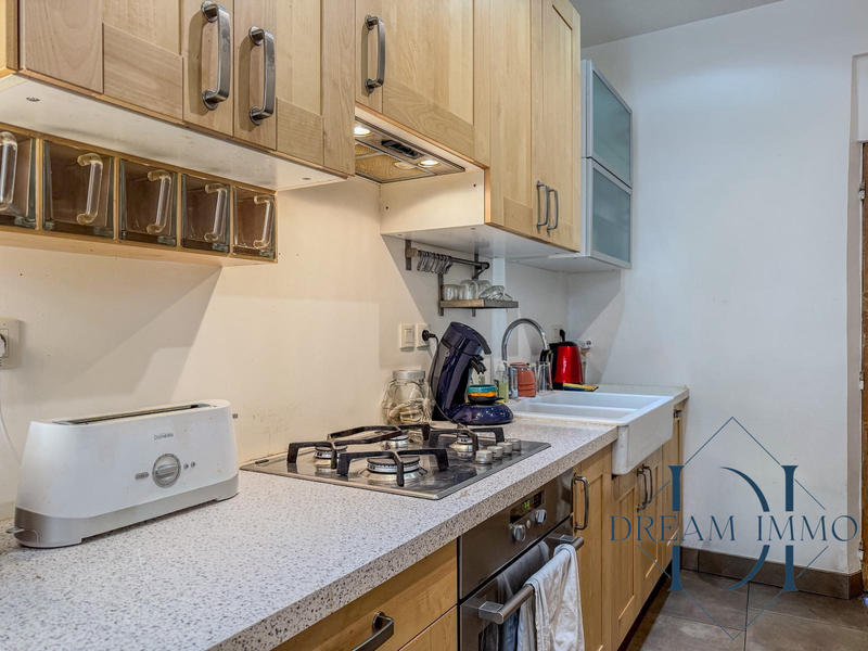 Maison - 256 m² - 10 pièces