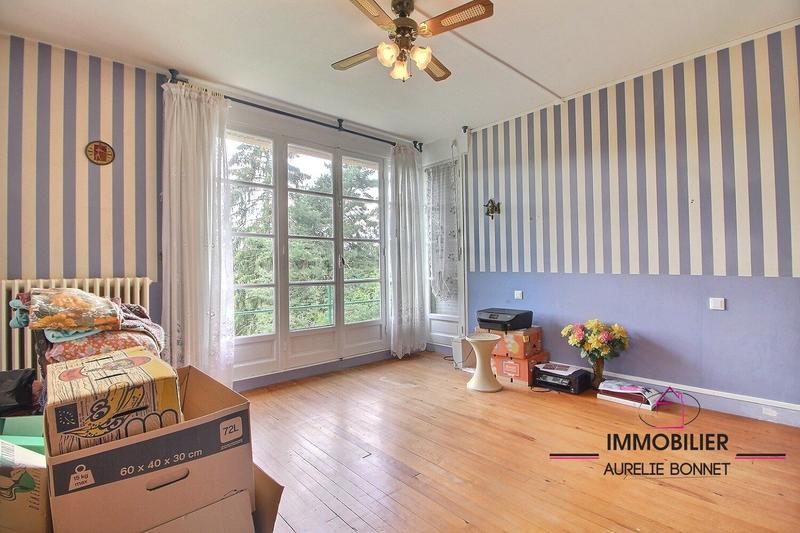 Maison - 275 m² - 14 pièces