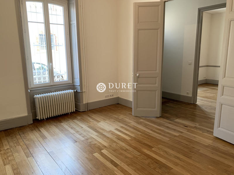 Maison - 251 m² - 11 pièces