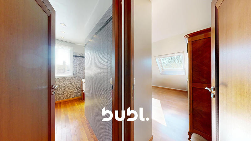 Maison - 302 m² - 12 pièces