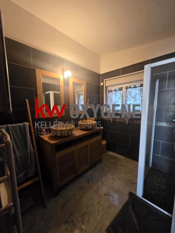 Maison - 250 m² - 7 pièces