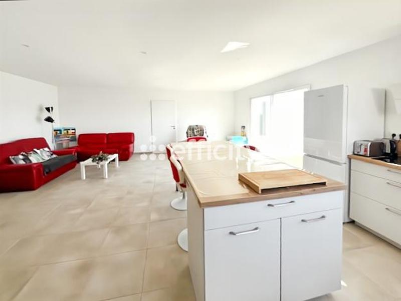 Maison - 102 m² - 4 pièces