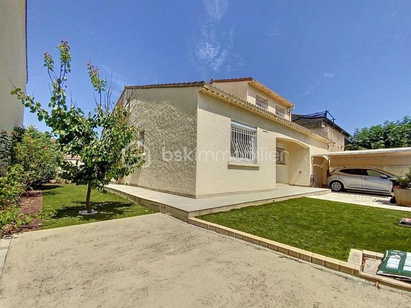 Maison traditionnelle - 92 m² - 4 pièces