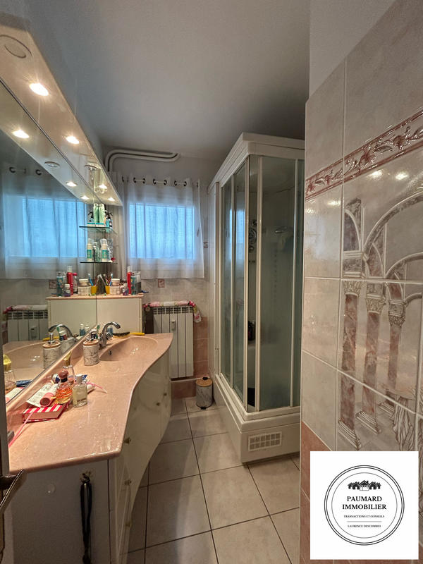 Appartement - 100 m² - 5 pièces